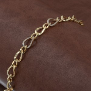 Turkish Bracelet in Gold Color Made of Sterling Silver with Interlocking Curved Rings Design Turkish Bracelet in Gold Color Made of Sterling Silver with Interlocking Curved Rings Design