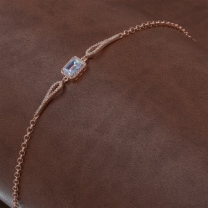 سوار فضة استرلينية عيار 925 للنساء مزين بحجر زركون ومطلي باللون الأصفر الذهبي  سوار فضة استرلينية عيار 925 للنساء مزين بحجر زركون ومطلي باللون الأصفر الذهبي