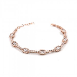 سوار فضة تركي من الفضة الإسترلينية عيار 925 مزين بالزركون الشفاف سوار فضة تركي من الفضة الإسترلينية عيار 925 مزين بالزركون الشفاف