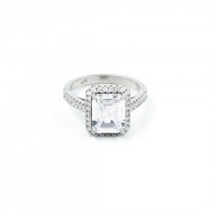 Women's Sterling Silver Wedding Ring Studded with White Zircon Stones Women's Sterling Silver Wedding Ring Studded with White Zircon Stones