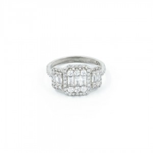 Elegant Sterling Silver Wedding Ring Studded with Cubic Zircon Diamonds for Women Elegant Sterling Silver Wedding Ring Studded with Cubic Zircon Diamonds for Women