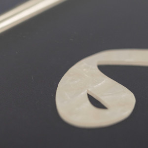 لوحة جدارية مصنوعة يدويًا مع حرف واو ديكور منزلي فريد وأنيق لوحة جدارية مصنوعة يدويًا مع حرف واو ديكور منزلي فريد وأنيق